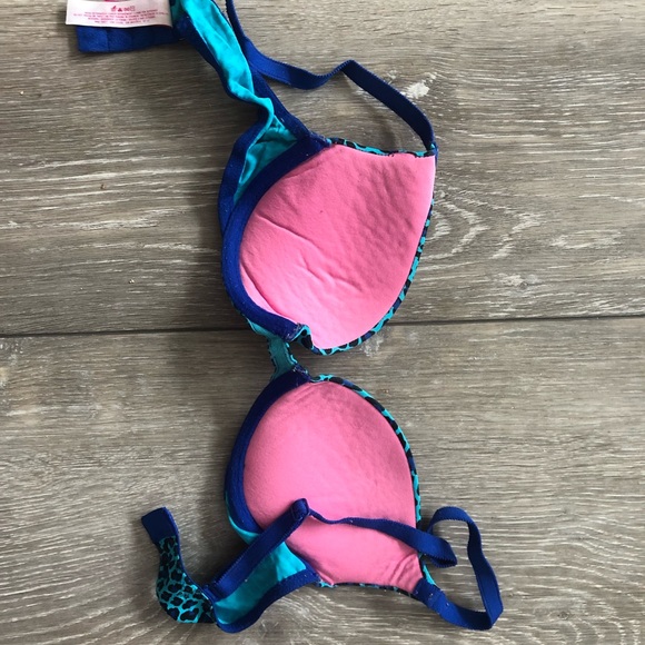 VS PINK Push Up Bra, Size 32A - Picture 2 of 3